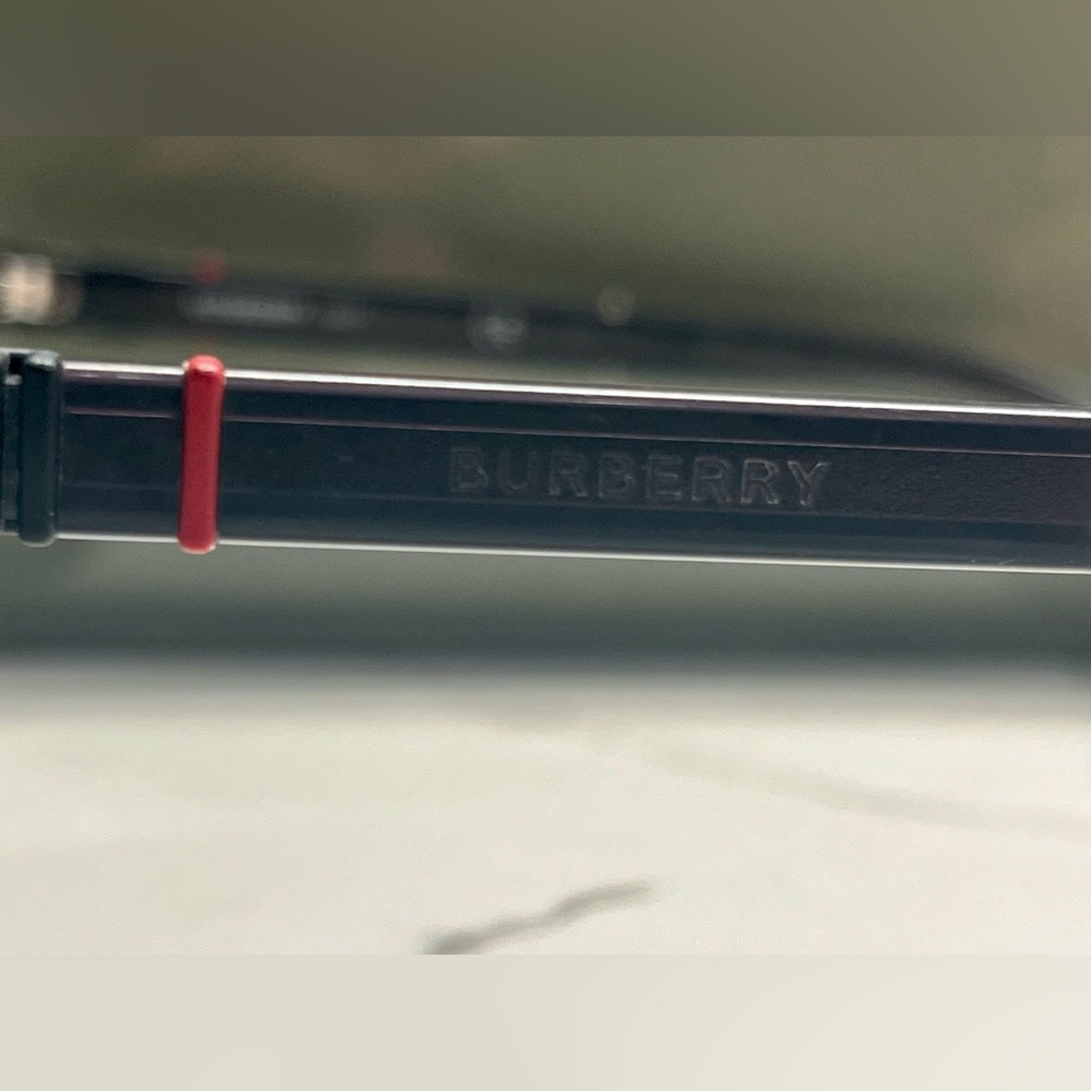 Burberry sunglasses - Picture 3 of 8